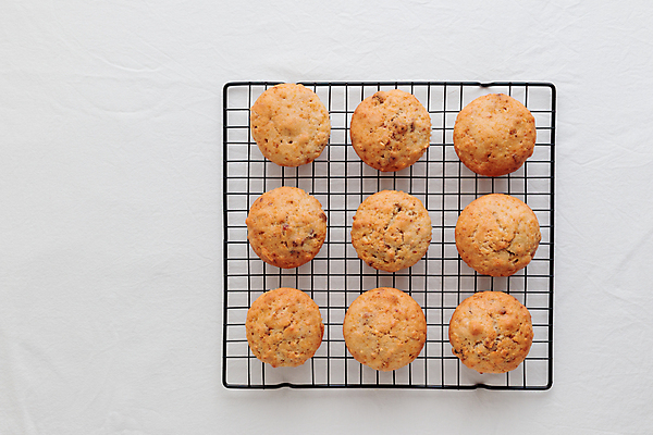 포토 JPG 해외이미지 사람없음 머핀 핸드메이드 식힘망 해외202309 해외포토 빵 주방도구 제빵도구 파일형식