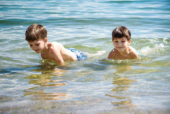 포토 JPG 해외이미지 라이프스타일 손 행복 실루엣 얼굴 어린이 스포츠 바다 여행 2 장난 학교 가족 자연 놀이 휴가 함께함 사랑 사람 소년 야외 두명 물 파란색 태양 뷰티 파티 기쁨 아기 떨어짐 형제 해외202309 해외포토 자연요소 교육 남자 감정 컬러 컨셉 관계 촬영기법 이벤트 생활 신체부위 생태계 파일형식