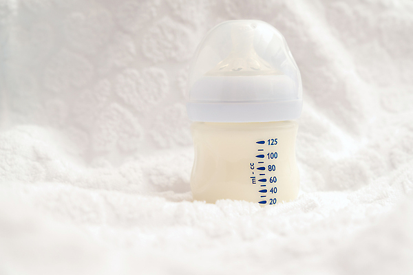 포토 JPG 해외이미지 사람없음 수건 아기용품 젖병 오브젝트 해외202309 해외포토 위생용품 파일형식