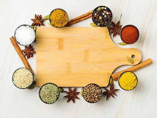 포토 JPG 해외이미지 별 백그라운드 재료 탁자 건조 요리 씨앗 사람없음 목재 컵 빨간색 세트 금속 주방 흰색 조미료 사발 고수 혼합 가루 자르기 인도인 소금 후추 카레 로즈메리 시나몬 강황 해외202309 해외포토 자연요소 외국인 나무 식물 식기 음식 컬러 가구 식재료 모션 재질 동양인 사기그릇 허브 향신료 향미료 파일형식