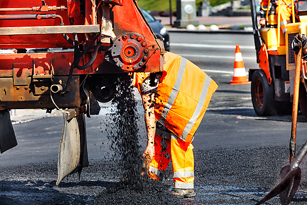 포토 JPG 해외이미지 직업 남자 산업 도로 부분 노동자 직장 사람없음 야외 검은색 기계 회색 도구 공구 신선 도시 업무 작업 그룹 수리 아스팔트 삽 양동이 카피스페이스 해외202309 해외포토 길 컬러 회사 교통시설 사람 공백 파일형식