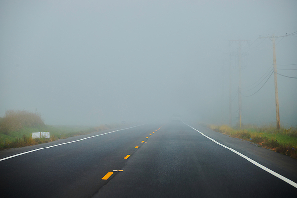 포토 JPG 해외이미지 구름 도로 여행 교통시설 모션 자동차 하늘 아침 풍경 사람없음 운전 안개 시골 고속도로 위험 아스팔트 땅 방향 속도 뉴욕 장면 루트 방법 뿌연 수평선 비어있는 해외202309 해외포토 주간 자연요소 길 육상교통 교통 컨셉 날씨 미국 시설 파일형식