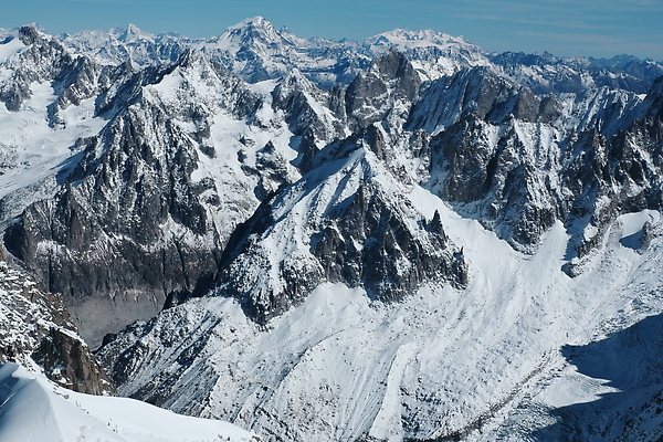 포토 JPG 해외이미지 계절 유럽 겨울 자연 휴가 스키 산 풍경 사람없음 야외 얼음 추위 프랑스 흰색 고도 암초 샤모니 절정 해외202309 해외포토 자연요소 나라 컬러 겨울스포츠 생태계 파일형식
