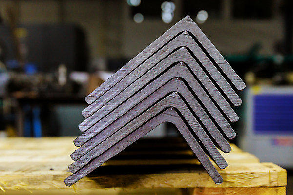 포토 JPG 해외이미지 모양 산업 공장 사람없음 건물 옆모습 쌓기 금속 모서리 제조 다발 철 창고 오브젝트 부식 각도 수납 튜브 모음 무거움 공학 흙더미 철강 해외202309 해외포토 건축물 교육 뷰포인트 공업 모션 재질 한글 흙 무게 파일형식 더미