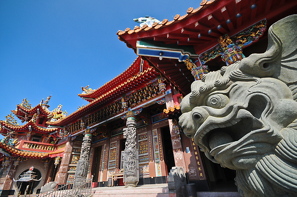 포토 JPG 해외이미지 전통 디자인 아시아 종교 문화 여행 건축양식 하늘 지붕 경비 동양인 사람없음 건물 조각상 노란색 여행객 평화 중국 힘 궁전 용 사찰 역사 재산 황금 보호 사자 왕 묘사 박물관 과거 장면 베이징 랜드마크 옛날 제국 해외202309 해외포토 건축물 건축 나라 컬러 컨셉 고건축 포유류 종교건축 안전 사람 인종 금융 조형물 파일형식