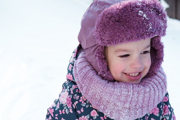 포토 JPG 해외이미지 백인 라이프스타일 응시 공원 여자 행복 감정 얼굴 어린이 백그라운드 크리스마스 겨울 가족 모션 휴가 선물 한명 사람 야외 뷰티 유행 추위 흰색 아기 작음 만족 주기 서리 혼자 해외202309 해외포토 서양인 1 시선 계절 공공시설 기념일 컬러 관계 생활 신체부위 크기 파일형식