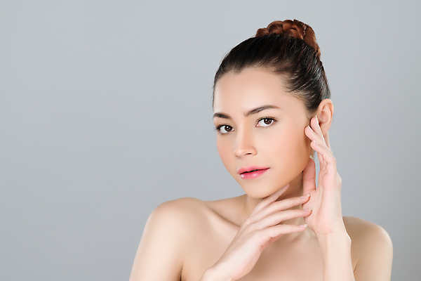 포토 JPG 해외이미지 응시 여자 한명 손짓 상반신 성인 뷰티 깨끗함 성인여자한명만 해외202309 해외포토 1 시선 컨셉 모션 사람 여자한명만 성인여자만 파일형식