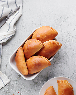 포토 JPG 해외이미지 접시 사람없음 컵 냄비 시멘트 번 해외202309 해외포토 식기 빵 솥 파일형식