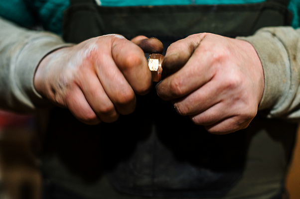 포토 JPG 해외이미지 산업 사람없음 물 견과류 반지 뜨거움 원형 액체 실 수리 연결 먹이 올리브 탱크 가스 고정 판매원 DIY 건축업자 놋쇠 배관공 실린더 아마 공급 유체 해외202309 해외포토 자연요소 도형 직업 열매 건축 꽃 장신구 취미 파일형식