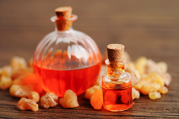 포토 JPG 해외이미지 사람없음 쌓기 향수 향 아로마테라피 오일병 유향 해외202309 해외포토 모션 화장품 향료 테라피 파일형식