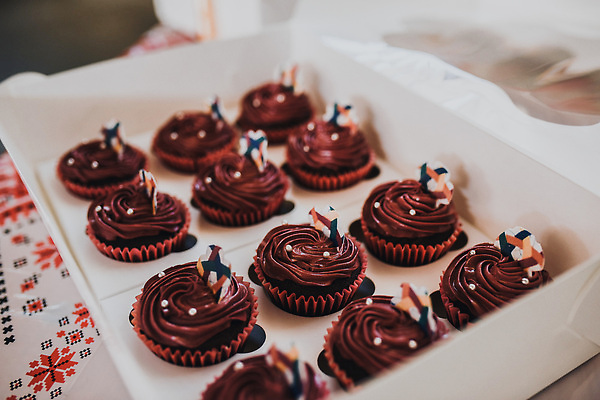 포토 JPG 해외이미지 접시 음식 빵 결혼 과일 탁자 딸기 휴가 디저트 쟁반 요리 이벤트 사람없음 장식 컬러풀 파티 세일 요식업 식당 식사 저녁식사 카페 샐러드 축하 신선 고급 선택 달콤 맛 작음 먹기 크림 서빙 블랙베리 점심식사 뷔페 줄서기 페스츄리 스타일 맛있는 해외202309 해외포토 식기 산업 컬러 가구 컨셉 모션 상점 크기 파일형식