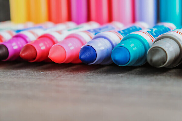 포토 JPG 해외이미지 디자인 교육 컬러 백그라운드 무지개 오렌지 학교 표시 잉크 창조 미술 사람없음 목재 빨간색 초록색 파란색 컬러풀 노란색 검은색 장비 흰색 그리기 그룹 배열 흔적 그림 고립 멀티 줄서기 해외202309 해외포토 자연요소 나무 과일 재료 모션 문화예술 파일형식