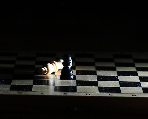 포토 JPG 해외이미지 모양 스포츠 조각 백그라운드 컨셉 생각 비즈니스 놀이 성공 설계 서기 사람없음 검은색 힘 경쟁 도전 게임 흰색 우승 체스말 체스 선택 계획 위험 대표 왕 라이벌 충돌 오브젝트 싸움 정사각형 만들기 체스판 장군 여왕 승자 지능 토너먼트 필승 해외202309 해외포토 도형 직업 컬러 모션 최고 말_게임 파일형식