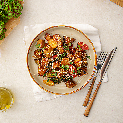 포토 JPG 해외이미지 접시 음식 채소 가지 요리 동양인 사람없음 식사 샐러드 튀김 굽기 허브 메뉴 깨 섞기 개조 해외202309 해외포토 식물 식기 식재료 인종 조미료 구이 파일형식