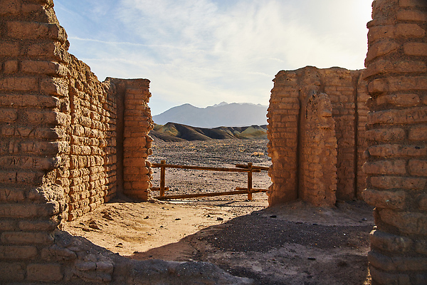 포토 JPG 해외이미지 구름 건축물 공원 모래 벽 여행 하늘 벽돌 산 국립공원 풍경 사람없음 야외 골짜기 계곡 블록 사막 바위 역사 버리기 묘사 폐허 캘리포니아 암초 사암 천연기념물 랜드마크 옛날 전국 파멸 해외202309 해외포토 자연요소 공공시설 건축 컨셉 모션 자연 미국 돌_바위 파일형식 소멸