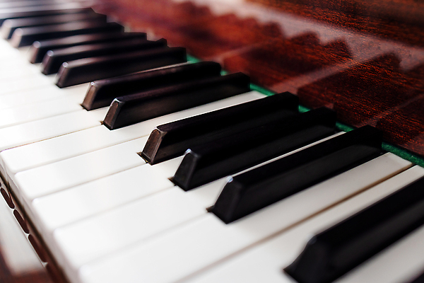 포토 JPG 해외이미지 직업 음악 백그라운드 노래 놀이 열쇠 미술 사람없음 빛 검은색 쪽지 소리 콘서트 공연 음악가 장비 수확 흰색 기구 키보드 클래식 닫기 묘사 마이크 복고 쇼 오디오 방송 상아 재즈 멜로디 뮤지컬 보컬 스타일 카피스페이스 해외202309 해외포토 컬러 음향기기 컨셉 농업 모션 문화예술 이벤트 전자제품 공백 파일형식