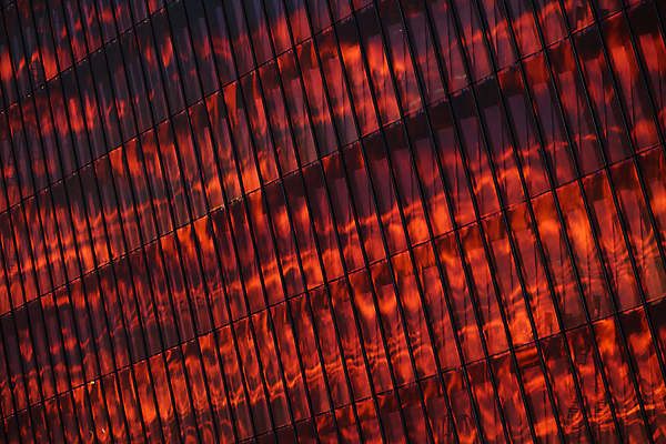 포토 JPG 해외이미지 파도 백그라운드 창문 자연 유리 하늘 표면 날씨 추상 사람없음 건물 빛 컬러풀 태양 반사 환경 고층빌딩 고요 일몰 저녁 크루즈 철 질감 첨탑 절정 수평선 해외202309 해외포토 자연요소 건축물 바다 컬러 무늬 배_교통 재질 빌딩 노을 탑 야간 생태계 파일형식