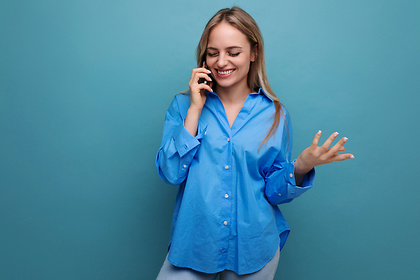 포토 JPG 해외이미지 여자 행복 백그라운드 인터넷 통신 모바일 세포 실내 한명 파란색 스마트폰 핸드폰 뷰티 노란색 놀람 오픈 입 퍼즐 행운 메시지 연결 휴대용 전화기 읽기 흥분 충격 부름 온라인 목소리 고립 문자메시지 해외202309 해외포토 1 감정 컬러 컨셉 모션 표정 사람 내부 신체부위 전자제품 스마트기기 오브젝트 파일형식