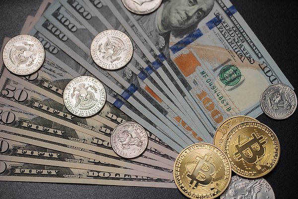 포토 JPG 해외이미지 백그라운드 컨셉 지폐 돈 인터넷 비즈니스 사람없음 금융 경제 쇼핑 달러 금속 디지털 동전 웹 저축 네트워크 시장 재산 황금 암호 구매 은색 발굴 사이버 심볼 사인 무역 투자 상업 전자 가치 토막 계산서 전자상거래 가상 해외202309 해외포토 산업 컬러 재질 파일형식