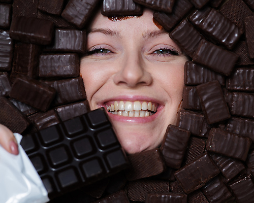 포토 JPG 해외이미지 백인 여자 행복 얼굴 음식 다이어트 휴가 디저트 사탕 한명 뷰티 갈색 초콜릿 표현 바 입 화려 달콤 맛 몸무게 유혹 설탕 먹기 입술 흥분 열정 공상 칼로리 코코아 테라피 중독 토막 식욕 영양분 해로움 많음 맛있는 해외202309 해외포토 서양인 1 감정 음료 컬러 컨셉 모션 건강 사람 신체부위 파일형식