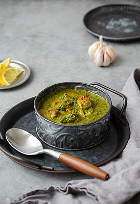 포토 JPG 해외이미지 치즈 사람없음 숟가락 레몬 향신료 인도음식 카레 시금치 통마늘 해외202309 해외포토 음식 채소 과일 유제품 수저 마늘 동양음식 향미료 파일형식