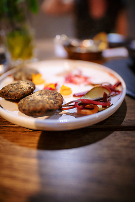 포토 JPG 해외이미지 전통 건강 사람없음 유행 식당 식사 샐러드 시골 인도인 먹기 민트 향신료 파인애플 유기농 레시피 카레 시금치 점심식사 대두 채식주의자 비건 맛있는 비건음식 해외202309 해외포토 외국인 웰빙 음식 채소 과일 모션 동양인 상점 허브 열대과일 채식 향미료 파일형식