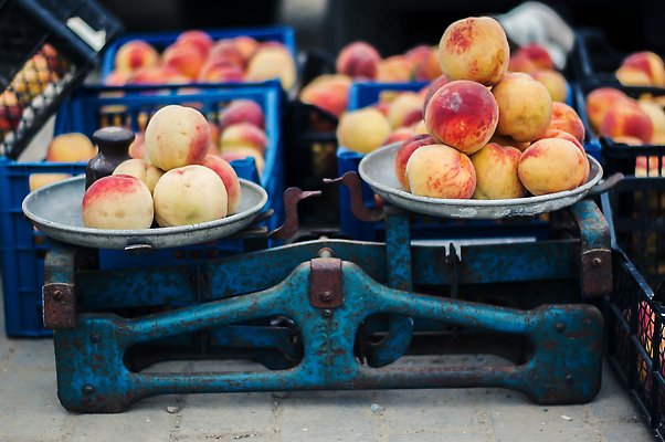 포토 JPG 해외이미지 잡화 음식 컬러 백그라운드 농업 다이어트 토마토 채소 과일 포장 자연 선반 건강 서기 사람 사람없음 야외 빨간색 초록색 쇼핑 컬러풀 농장 세일 상점 당근 수확 신선 시장 농부 유기농 날것 지역 후추 모음 슈퍼마켓 내추럴 숙성 채식주의자 해외202309 해외포토 직업 웰빙 산업 가구 모션 뿌리채소 한글 향신료 생태계 채식 파일형식
