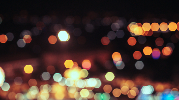 포토 JPG 해외이미지 유럽 여행 백그라운드 건축양식 하늘 추상 전등 조명 거리 풍경 사람없음 건물 빨간색 물 파란색 빛 강 도시풍경 컬러풀 뷰티 반사 노란색 여행객 어둠 도시 원형 역사 야간 소프트포커스 방콕 보케 타운 랜드마크 블러 블러효과 수도권 해외202309 해외포토 자연요소 도형 건축물 건축 나라 컬러 무늬 태국 촬영기법 사람 지역 파일형식 효과