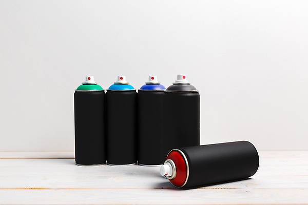 포토 JPG 해외이미지 백그라운드 사람없음 검은색 페인트 물감 캔 스프레이 락카 스프레이락카 카피스페이스 해외202309 해외포토 컬러 공백 미술도구 파일형식