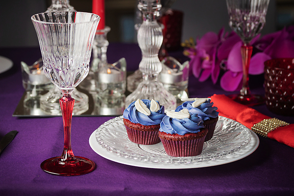 포토 JPG 해외이미지 음식 분홍색 디저트 사탕 사람없음 장식 컵 빨간색 파티 케이크 초콜릿 보라색 얼음 카페 생일 달콤 설탕 컵케이크 굽기 크림 머핀 페스츄리 맛있는 해외202309 해외포토 자연요소 식기 기념일 빵 컬러 이벤트 상점 맛 구이 파일형식