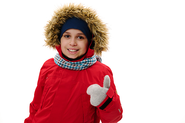 포토 JPG 해외이미지 라이프스타일 응시 교육 행복 어린이 여행 휴가 한명 미소 웃음 손짓 10대 스터디 여행객 재킷 최고 시원함 흰배경 다민족 고립 목업 카피스페이스 해외202309 해외포토 1 시선 감정 백그라운드 모션 청소년 표정 사람 생활 학습 공백 외투 흰색 파일형식