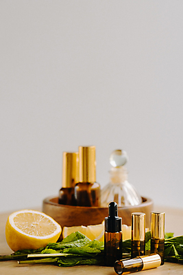 포토 JPG 해외이미지 사람없음 화장품 오일 레몬 민트 아로마테라피 에센스 해외202309 해외포토 음식 과일 뷰티 허브 테라피 파일형식