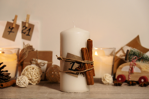 포토 JPG 해외이미지 손 계절 컬러 백그라운드 크리스마스 겨울 촛불 불 휴가 새해 주택 실내 사람없음 장식 빛 숫자 달력 축하 인사 시간 날짜 닫기 저녁 12월 배열 연소 스칸디나비아 카운트다운 크리스마스이브 화상 해외202309 해외포토 자연요소 문자 기념일 컨셉 초 모션 내부 건물 신체부위 예절 상처 야간 파일형식