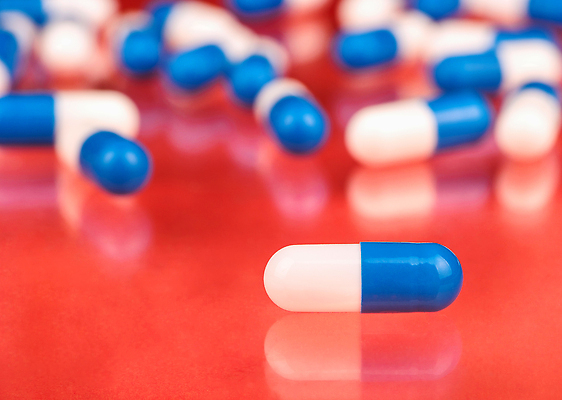 포토 JPG 해외이미지 라이프스타일 컬러 백그라운드 건강 사람없음 파란색 빛 알약 약 그룹 질병 컨테이너 약국 오브젝트 처방 약사 진통제 항생제 해외202309 해외포토 산업 의학 생활 파일형식