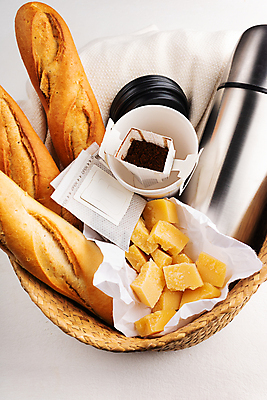 포토 JPG 해외이미지 라이프스타일 디자인 커피 음료 음식 여행 백그라운드 컨셉 인터넷 자연 하늘 휴가 휴식 따뜻함 사람없음 야외 장식 컵 태양 소풍 갈색 검은색 카페 흐름 머그컵 흰색 신선 뜨거움 붓기 아침식사 냄비 일회용 아로마 에스프레소 내추럴 스테인레스 카페인 필터 해외202309 해외포토 자연요소 식기 컬러 모션 생활 야외활동 상점 식사 솥 생태계 파일형식