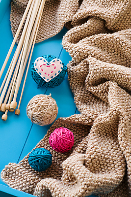 포토 JPG 해외이미지 커플 음식 겨울 공 가족 발렌타인데이 선물 사랑 사람없음 목재 장식 쿠키 낭만 수확 뜨개질 차 아침식사 편지 천 질감 펠트 해외202309 해외포토 나무 계절 감정 음료 컨셉 농업 재료 관계 데이이벤트 디저트 취미 식사 직물 파일형식 천_직물