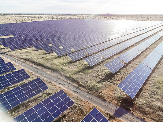 포토 JPG 해외이미지 식물 산업 지구 백그라운드 컨셉 밭 자연 하늘 세포 안테나 사람없음 초록색 파란색 글로벌 햇빛 태양 농장 환경 힘 일몰 재활용 에너지 시골 판넬 절약 역 정상 에코 생태계 태양에너지 시스템 세대 유지 패널 항공촬영 혁명 드론 생태학 해외202309 해외포토 자연요소 교육 뷰포인트 컬러 농업 통신 교통시설 노을 그린에너지 친환경 파일형식