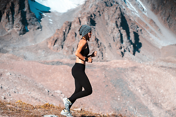 포토 JPG 해외이미지 라이프스타일 여자 도로 스포츠 캐나다 신체 자국 모션 자연 근육 휴가 산 건강 한명 사람 야외 달리기 조깅 운동 뷰티 얼음 미국 일몰 하이킹 정상 밀 연습 빙하 알프스 마라톤 달리기선수 절정 눈내림 해외202309 해외포토 자연요소 1 유럽 길 북아메리카 교통시설 레저 곡류 눈_날씨 경기 생활 노을 육상스포츠 생태계 육상선수 파일형식