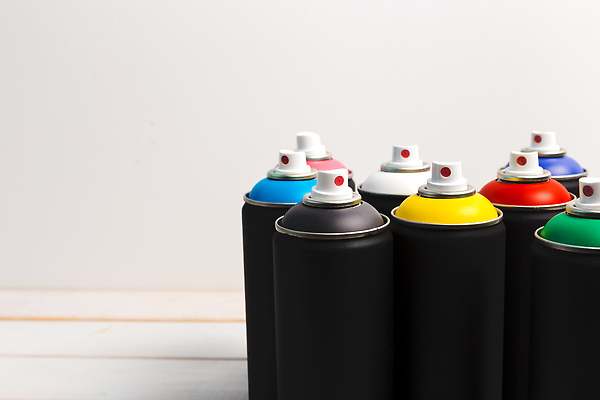 포토 JPG 해외이미지 백그라운드 사람없음 검은색 페인트 물감 캔 스프레이 락카 스프레이락카 카피스페이스 해외202309 해외포토 컬러 공백 미술도구 파일형식