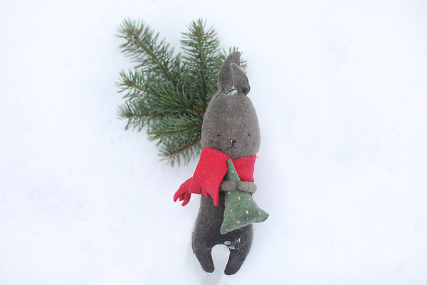 포토 JPG 해외이미지 인형 겨울 안기 사람없음 장난감 목도리 나뭇가지 토끼 분위기 토끼인형 해외포토 나무 잡화 계절 컨셉 포유류 모션 반려동물 파일형식