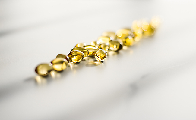 포토 JPG 해외이미지 사람없음 알약 노란색 건강관리 흰색 낟알 영양제 오메가 항생제 해외202309 해외포토 컬러 건강 관리 약 파일형식