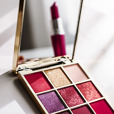 포토 JPG 해외이미지 백그라운드 사람없음 세트 뷰티 거울 립스틱 화려 대리석 아이섀도 해외202309 해외포토 컨셉 재료 화장품 파일형식