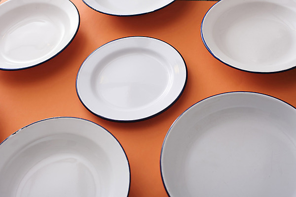 포토 JPG 해외이미지 식기 접시 음식 백그라운드 오렌지 주방용품 서브 사람없음 금속 흰색 시골 비어있는 해외202309 해외포토 컬러 생활용품 과일 재질 파일형식