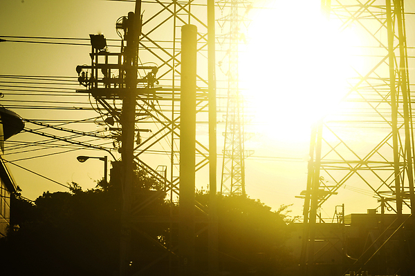 포토 JPG 해외이미지 실루엣 자연 하늘 그림자 풍경 사람없음 빛 도시풍경 태양 일몰 저녁 해외202309 해외포토 자연요소 촬영기법 노을 도시 야간 생태계 파일형식