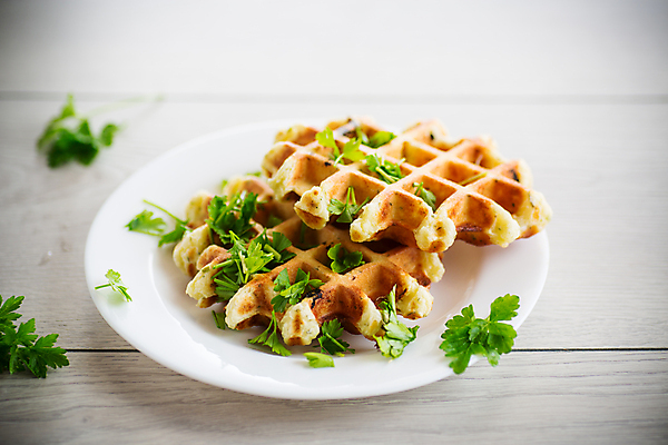 포토 JPG 해외이미지 접시 사람없음 나무바닥 와플 해외202309 해외포토 식기 디저트 바닥 파일형식