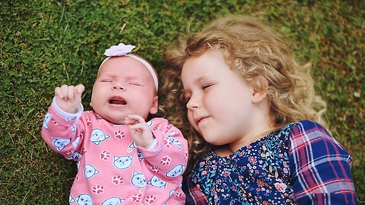 포토 JPG 해외이미지 백인 커플 공원 여자 꽃 딸 행복 얼굴 어린이 밭 가족 자연 놀이 엄마 건강 사람 소년 야외 두명 초록색 여름 컬러풀 뷰티 맑음 봄 기쁨 아기 민들레 만족 걸음마 남동생 돌봄 해외202309 해외포토 서양인 식물 계절 공공시설 남자 감정 컬러 농업 관계 모션 날씨 신체부위 생태계 동생 파일형식