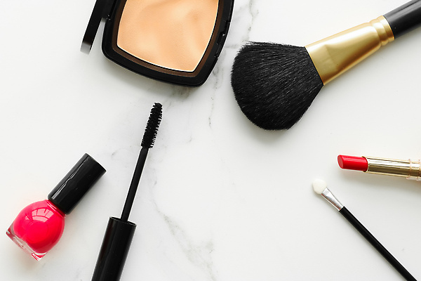 포토 JPG 해외이미지 백그라운드 사람없음 립스틱 고급 마스카라 매니큐어 대리석 메이크업브러쉬 파운데이션 해외202309 해외포토 컨셉 재료 화장품 붓 파일형식