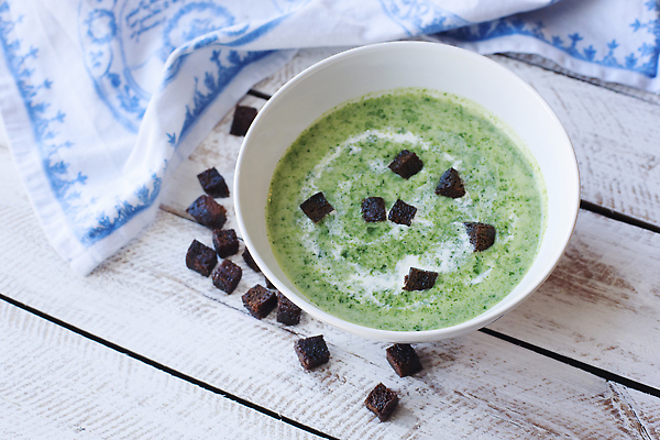 포토 JPG 해외이미지 그릇 음식 컬러 다이어트 채소 탁자 건강 요리 사람없음 목재 컵 가로 빨간색 초록색 수건 식당 식사 저녁식사 신선 양념 사발 클래식 수프 브로콜리 먹기 허브 크림 준비 유기농 반죽 시금치 점심식사 채식주의자 핸드메이드 해외202309 해외포토 나무 식물 식기 웰빙 가구 컨셉 재료 모션 위생용품 상점 사기그릇 채식 파일형식