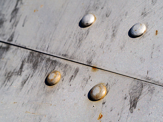 포토 JPG 해외이미지 접시 산업 벽 백그라운드 패턴 추상 사람없음 금속 회색 철 부식 질감 볼트 시트 그런지 명패 옛날 철강 해외202309 해외포토 식기 컬러 무늬 재질 공구 파일형식