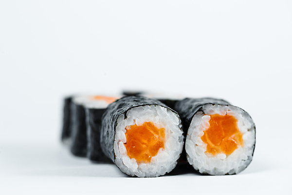 포토 JPG 해외이미지 아시아 음식 백그라운드 다이어트 채소 과일 포장 젓가락 밥 오이 새우 건강 어류 요리 동양인 사람없음 빨간색 세트 주방 식당 일본 식사 저녁식사 초밥 회 흰색 신선 해조류 고급 맛 정상 김 6 고추냉이 해산물 흰배경 날것 롤 연어 점심식사 맛있는 해외202309 해외포토 나라 컬러 컨셉 수저 갑각류 인종 숫자 상점 수중동물 양념 해양식물 일본음식 파일형식